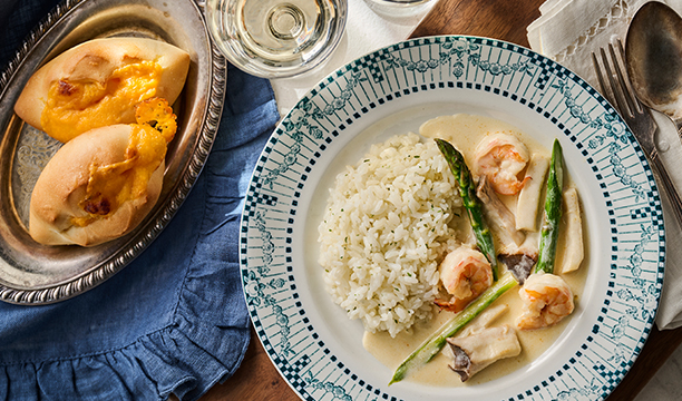 とろ～りチーズの煮込みハンバーグ＆手作りパン