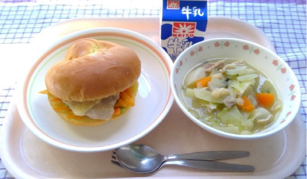 Bランチ　パンプキンパン／レモンバターチキン／キャロットマリネ／ポトフ