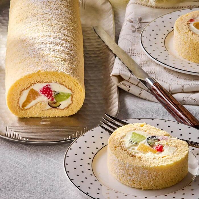 フルーツスフレロールケーキ