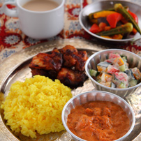 インドカレー＆タンドリーチキン／ターメリックライス／サブジ／ライタ／チャイ