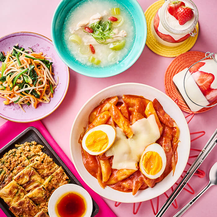 韓国で人気！ロゼチーズトッポッキといちごパフェ
