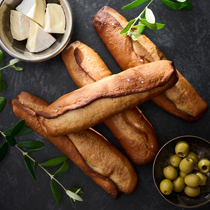 オリーブとチーズのバゲット