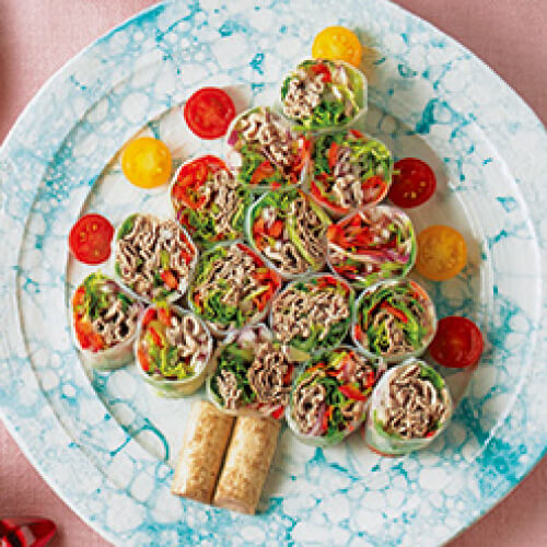 クリスマス牛肉のエスニックサラダ生春巻き