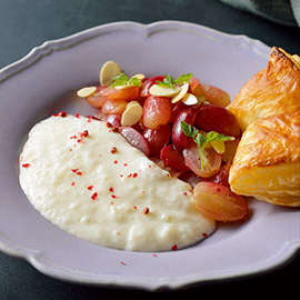 焦がし葡萄のお米ソース添え