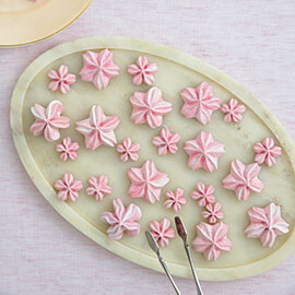 桜満開！ベリーのメレンゲクッキー