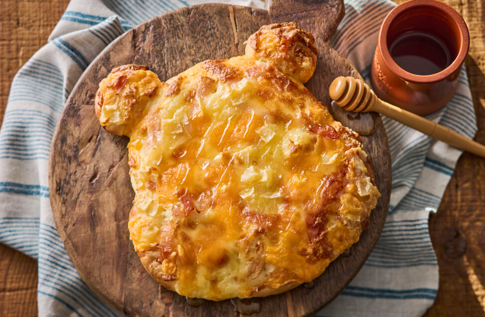 くまのプーさん/はちみつと4種チーズのピザ