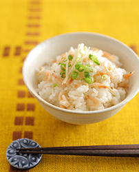 桜海老としょうがの炊き込みごはん